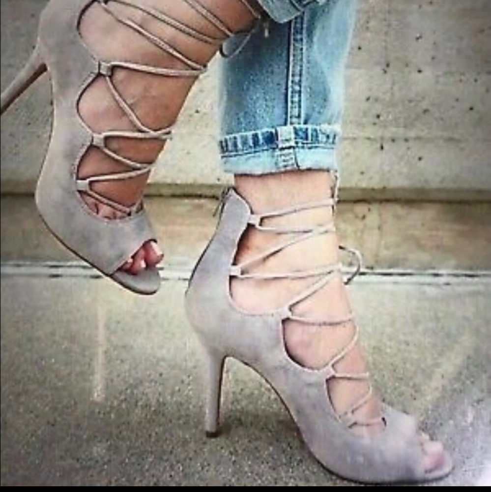 Vince Camuto 'Sandria' Peep Toe Ghillie Sandal Size 9M
